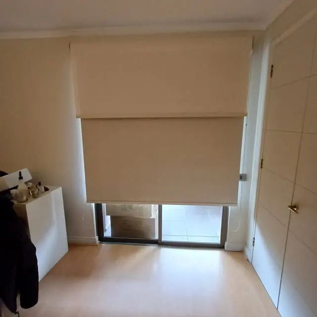Cortinas roller instaladas por Full Roller en casa de un cliente